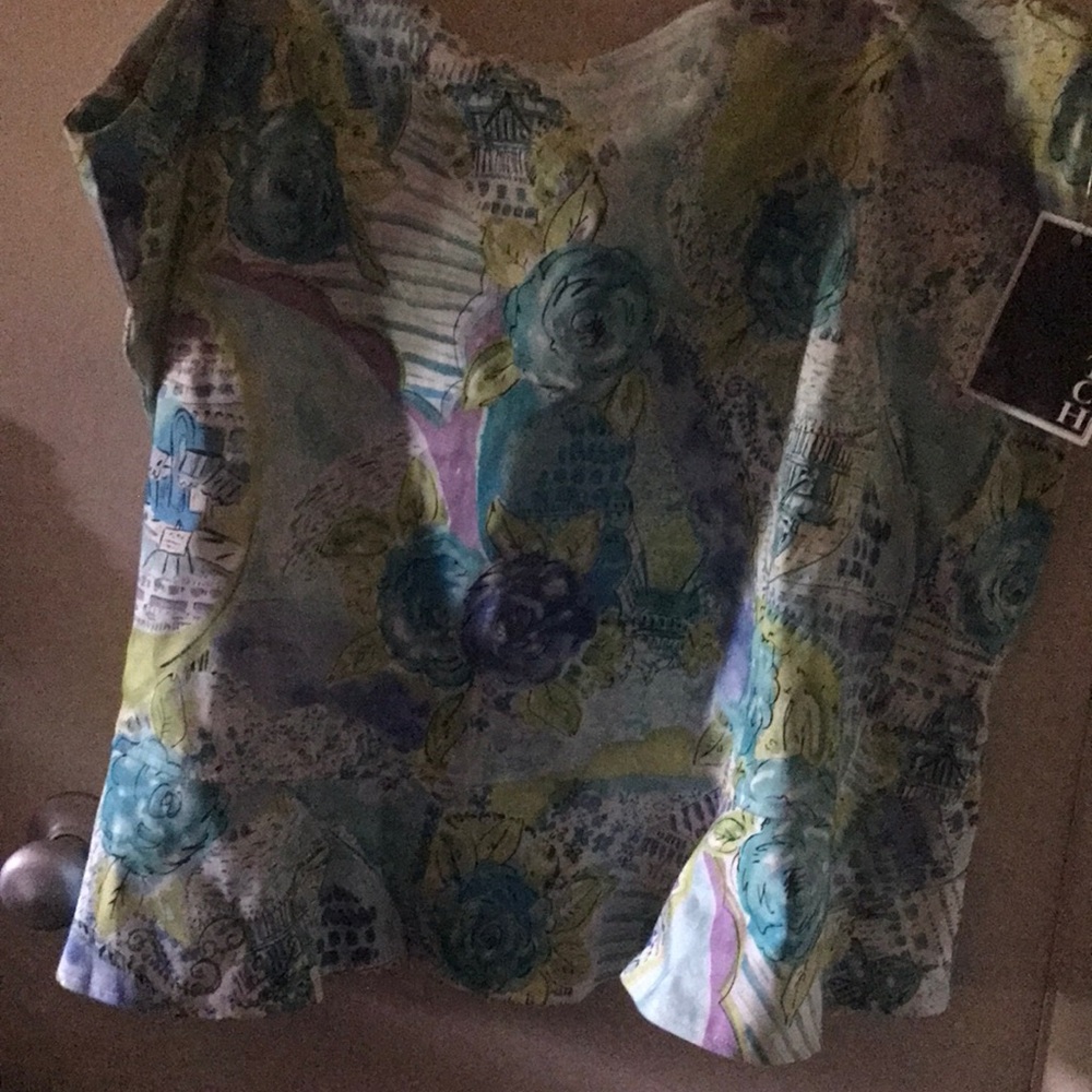Flowered skirt above the knee NWT SIZE 24…